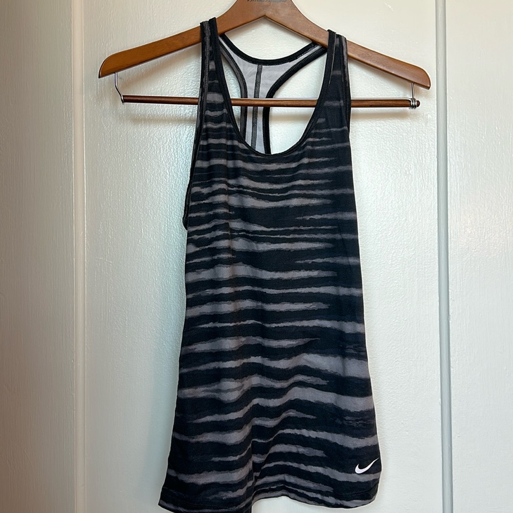 Nike workout tank top